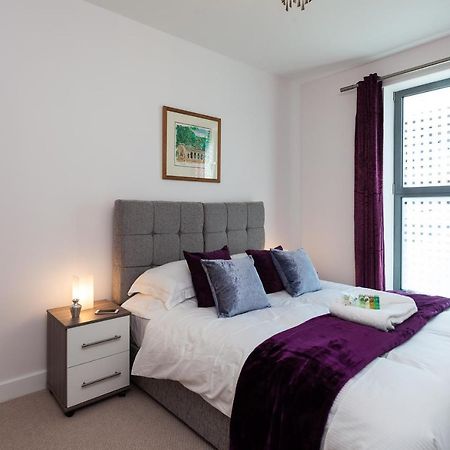 רדהיל Self-Contained Town Centre One Bedroom Apartments By Helmswood Serviced Apartments מראה חיצוני תמונה