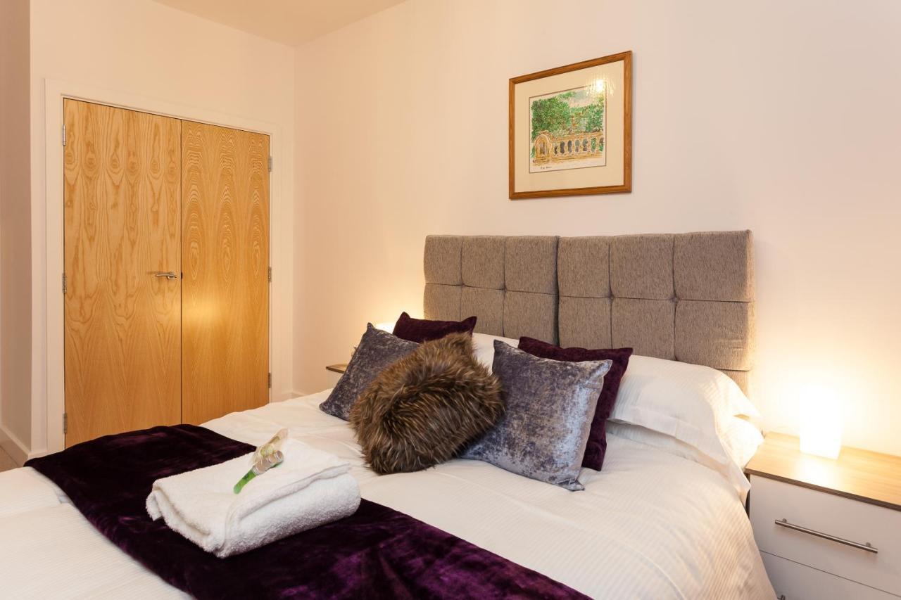 רדהיל Self-Contained Town Centre One Bedroom Apartments By Helmswood Serviced Apartments מראה חיצוני תמונה