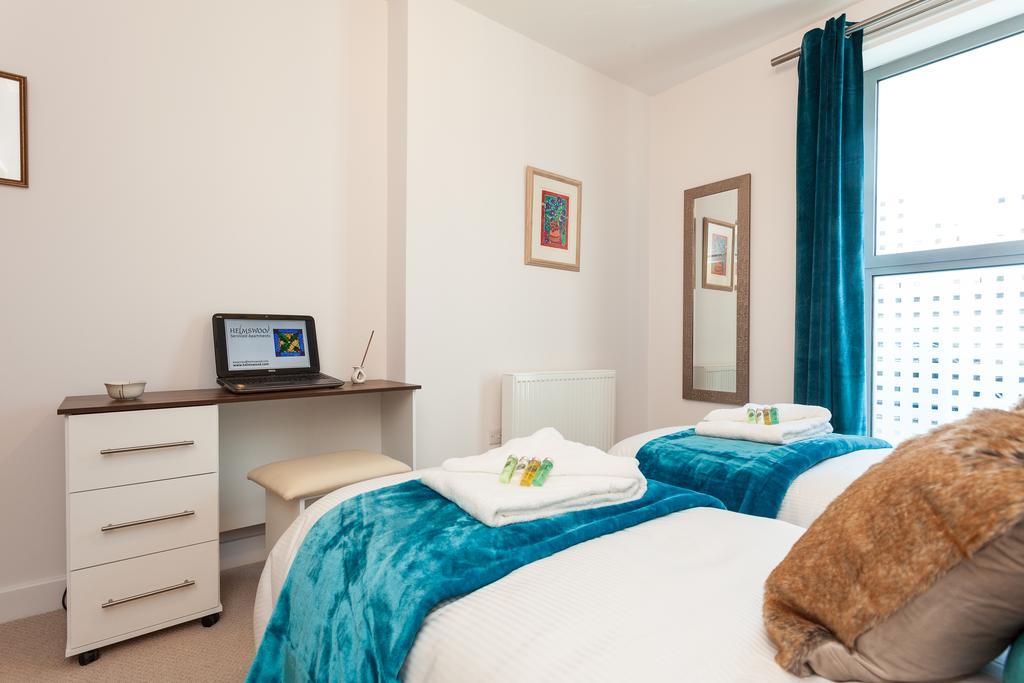 רדהיל Self-Contained Town Centre One Bedroom Apartments By Helmswood Serviced Apartments מראה חיצוני תמונה