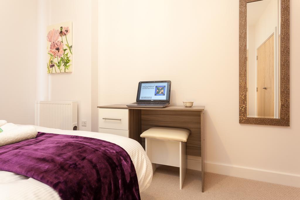 רדהיל Self-Contained Town Centre One Bedroom Apartments By Helmswood Serviced Apartments מראה חיצוני תמונה